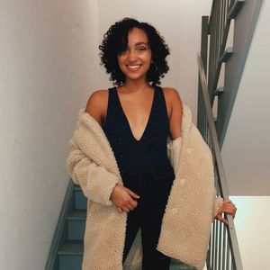 Meet your Posher, Maya